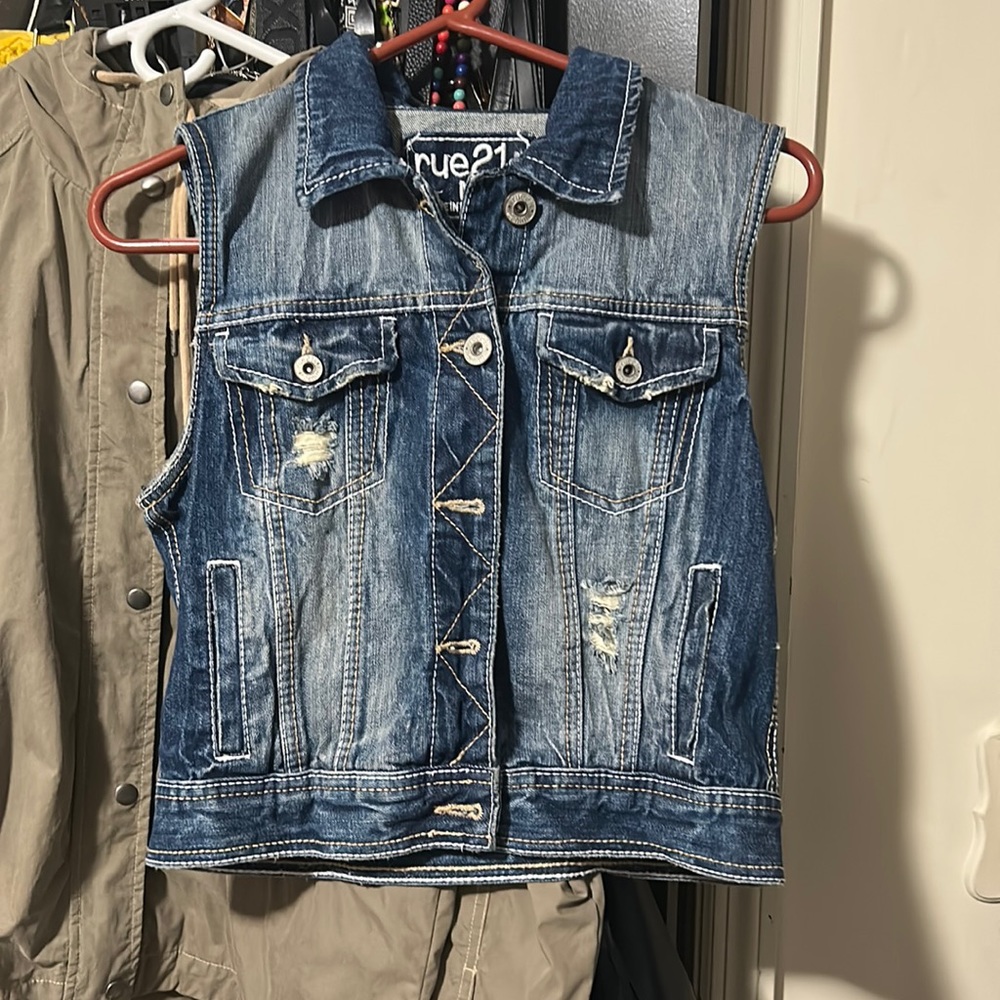 Womens Rue 21 denim vest